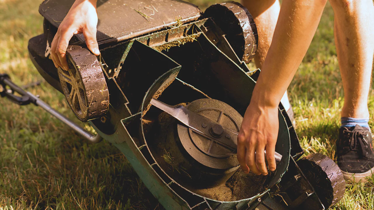 How to sharpen mower blades