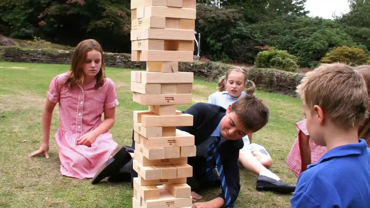 How Many Pieces Are There In Backyard Jenga? 2 Playing backyard Jenga
