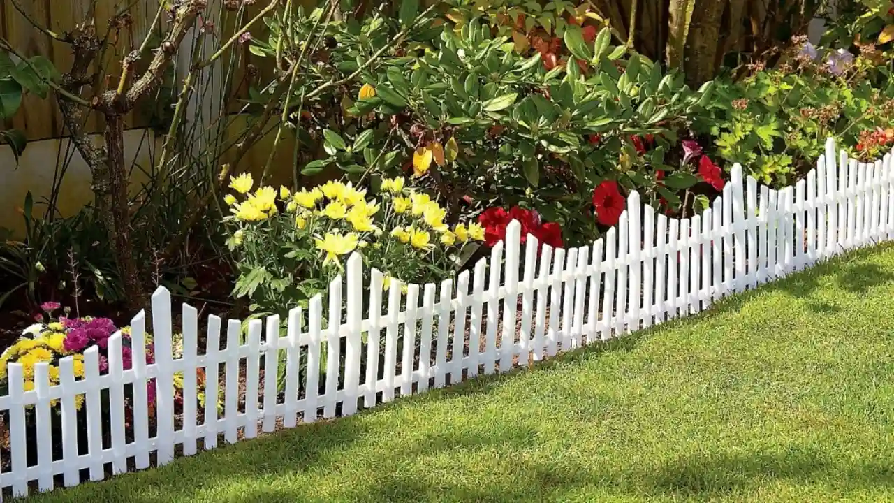 11 Perfect Colors for Your Garden Fence 4 White garden fence