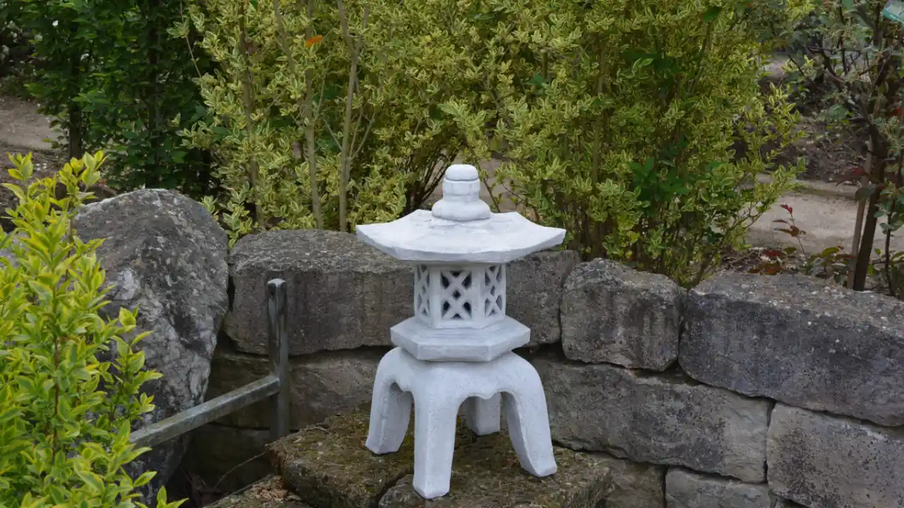 Whitestone Japanese Pagoda Lantern