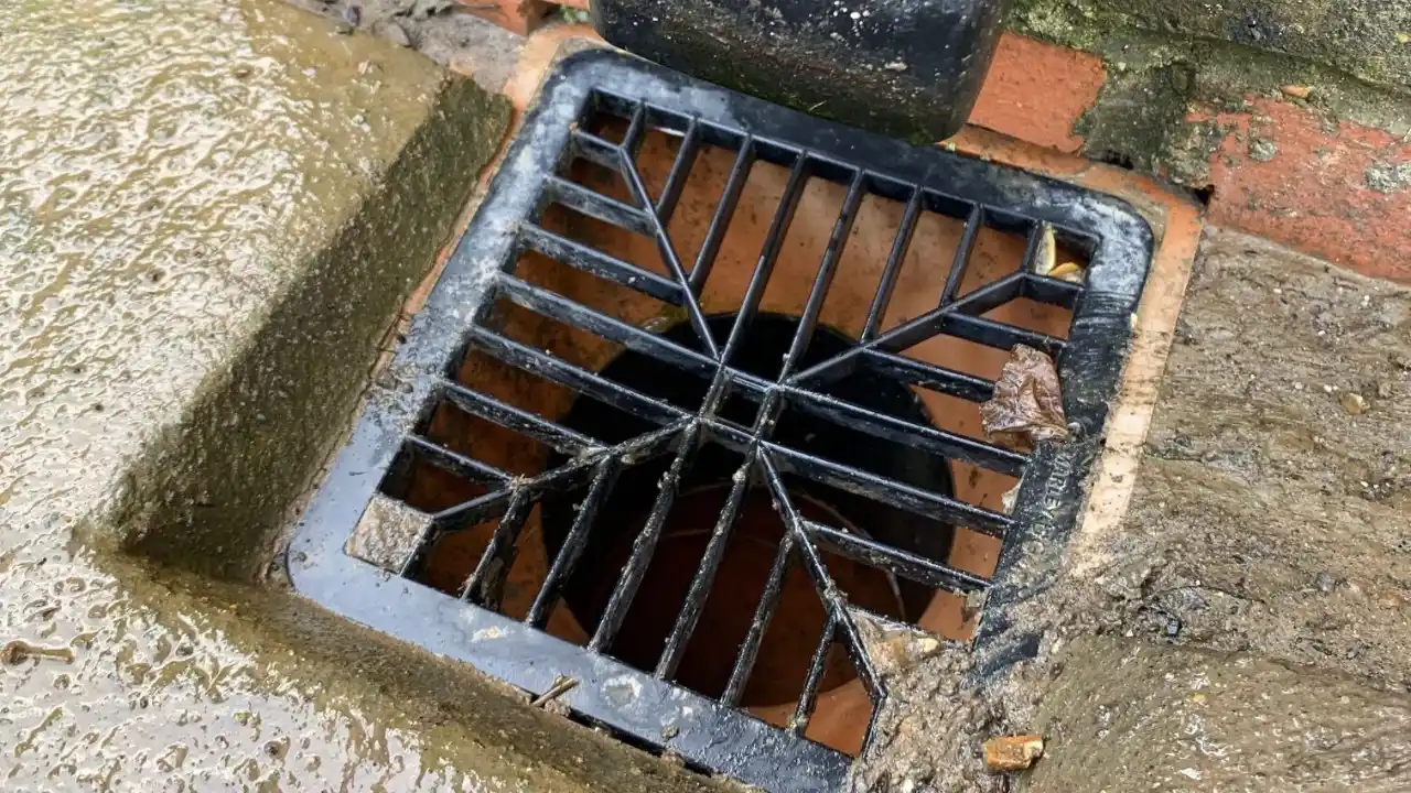 Changing drain covers
