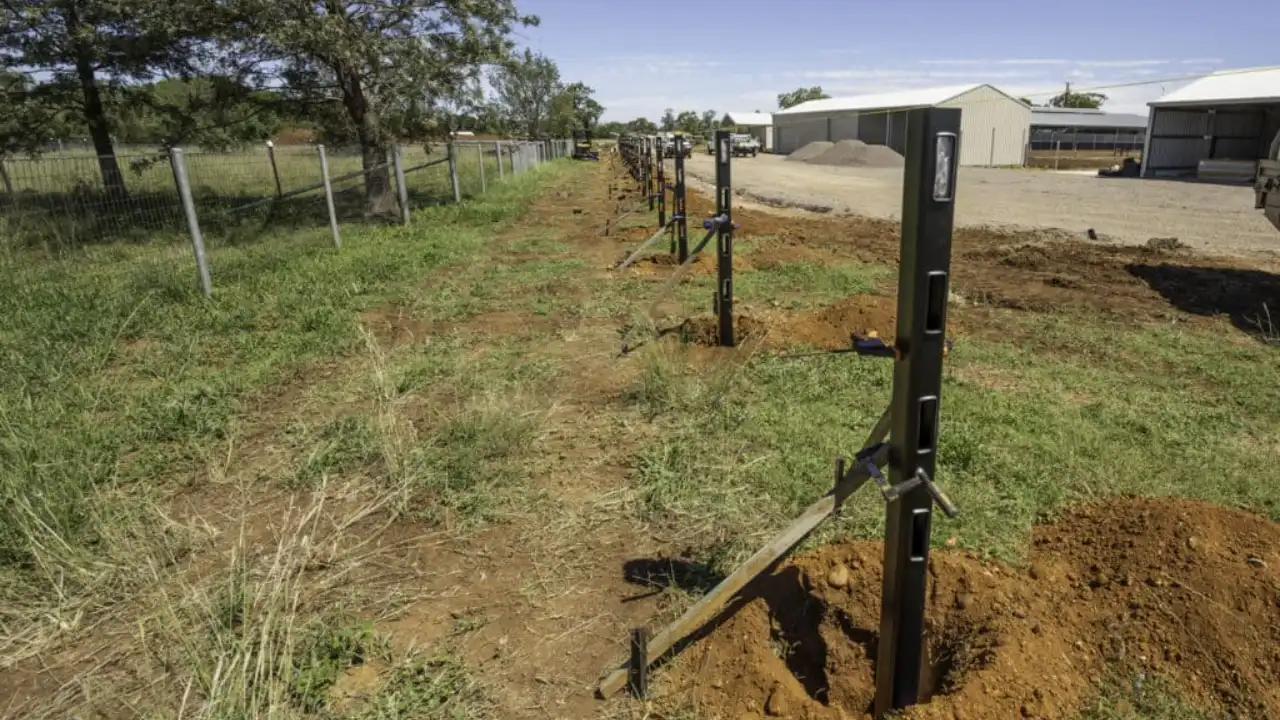 Best Fence Post Rammer: Our Top 5 Picks & Buying Guide 1 Fence posts installation