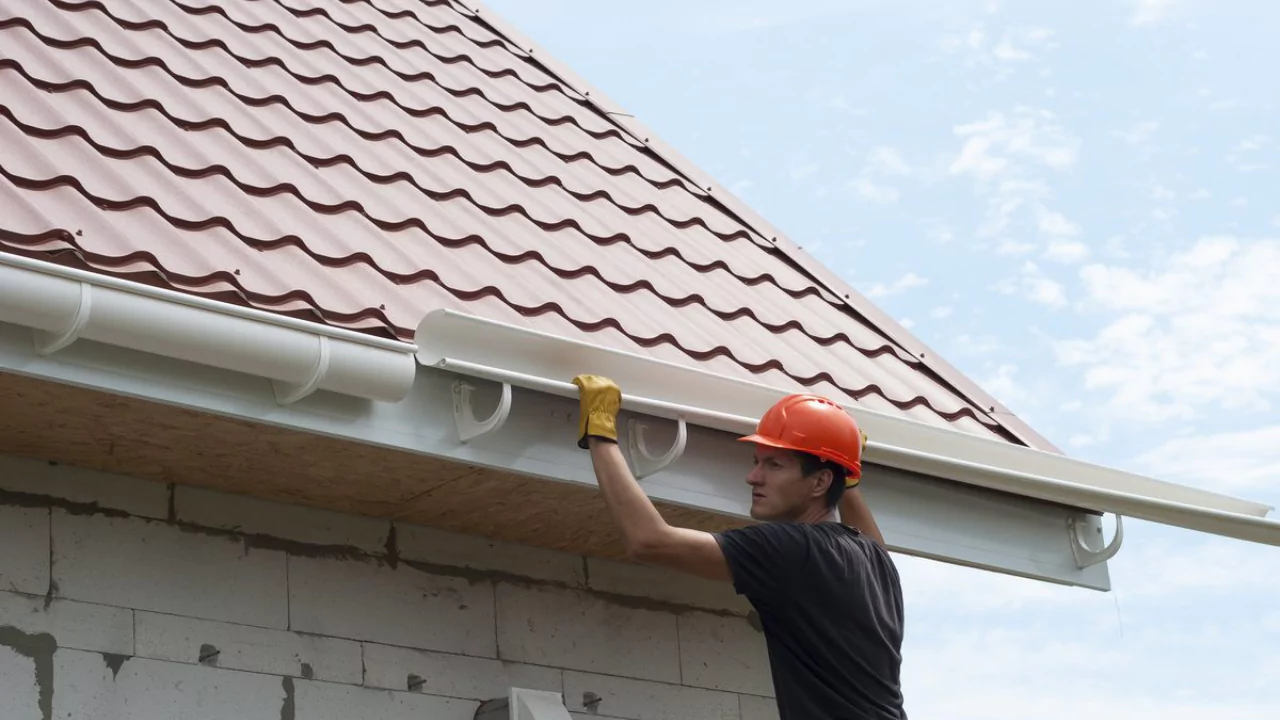 Vinyl gutters installation