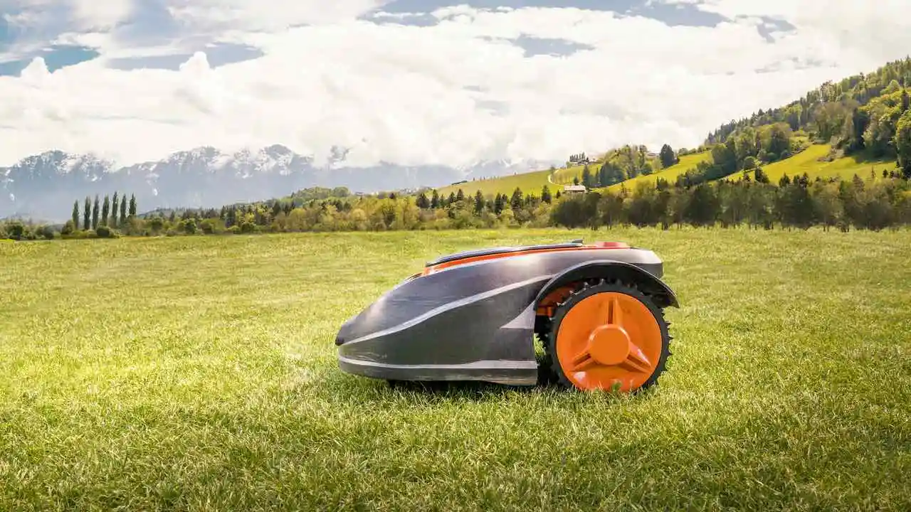 Best Robotic Lawn Mowers in the USA 1