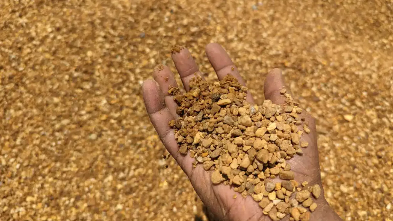 What Is the Best Material to Put under a Swing Set? 5 Pea gravel