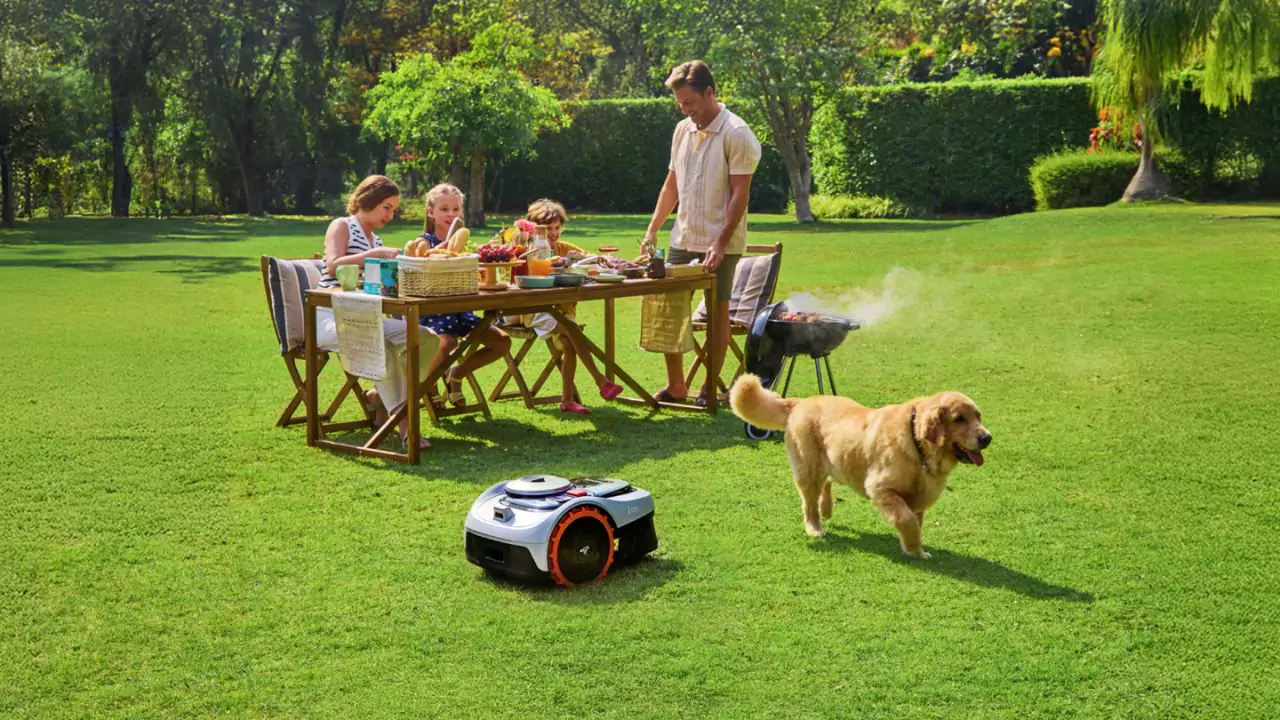 Do Robot Lawn Mowers Get Stolen? (Track and Trace Them) 4 Robotic Mowers Safety 3