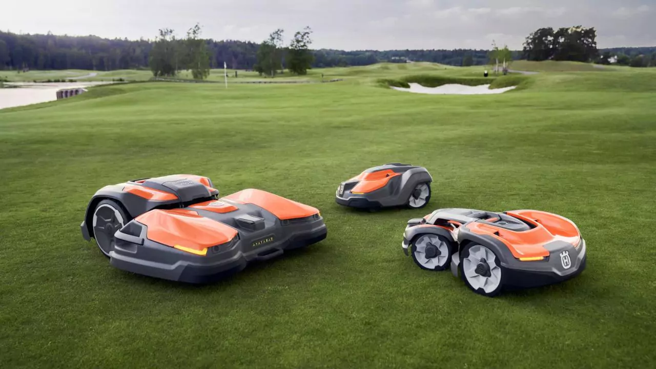 Robotic lawn mower 2