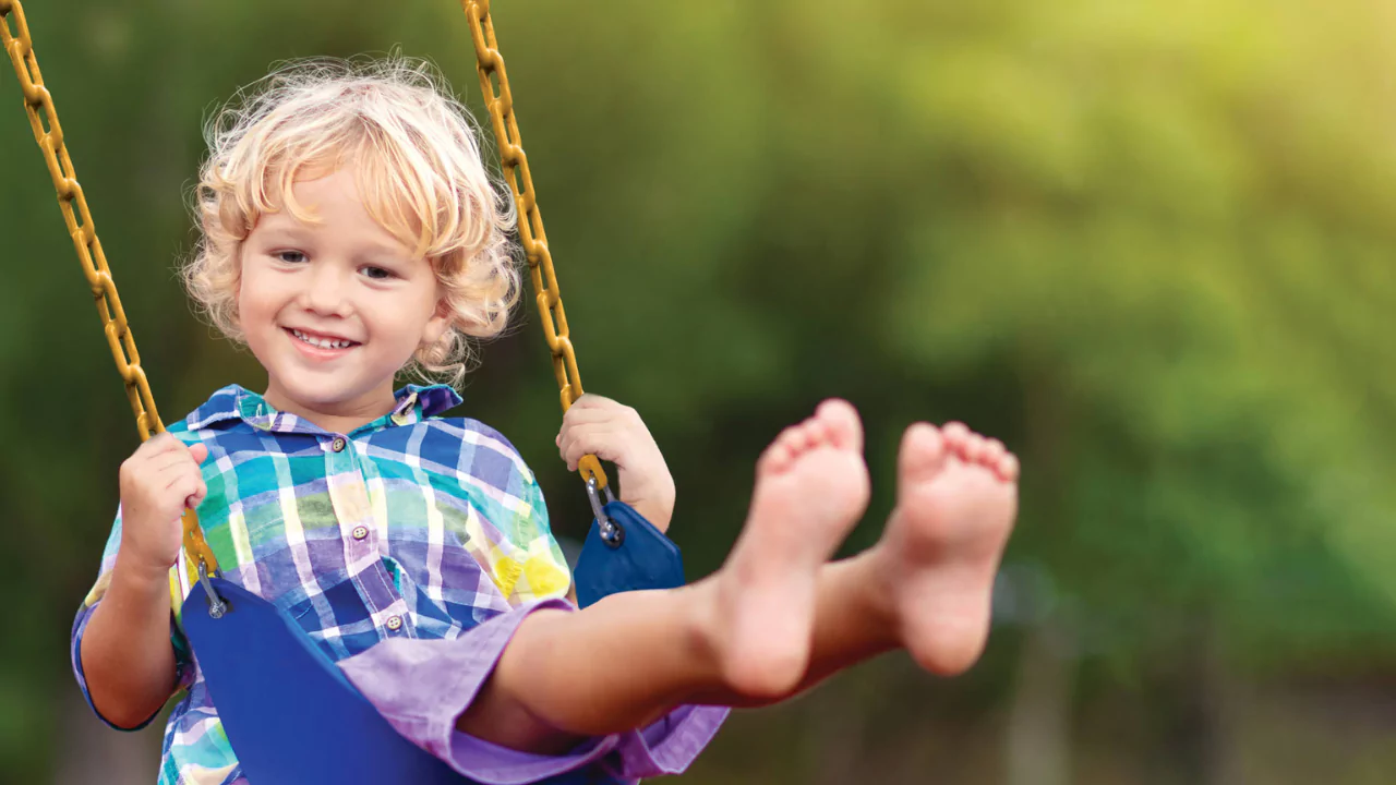 What Is the Best Material to Put under a Swing Set? 2 Rubber mulch under swing set