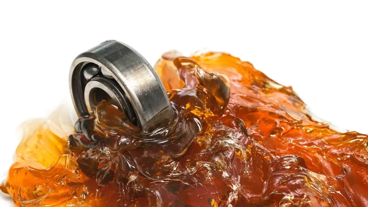 Oil for Wheelbarrows Stored Outside (Winter and Summer) 3 Grease