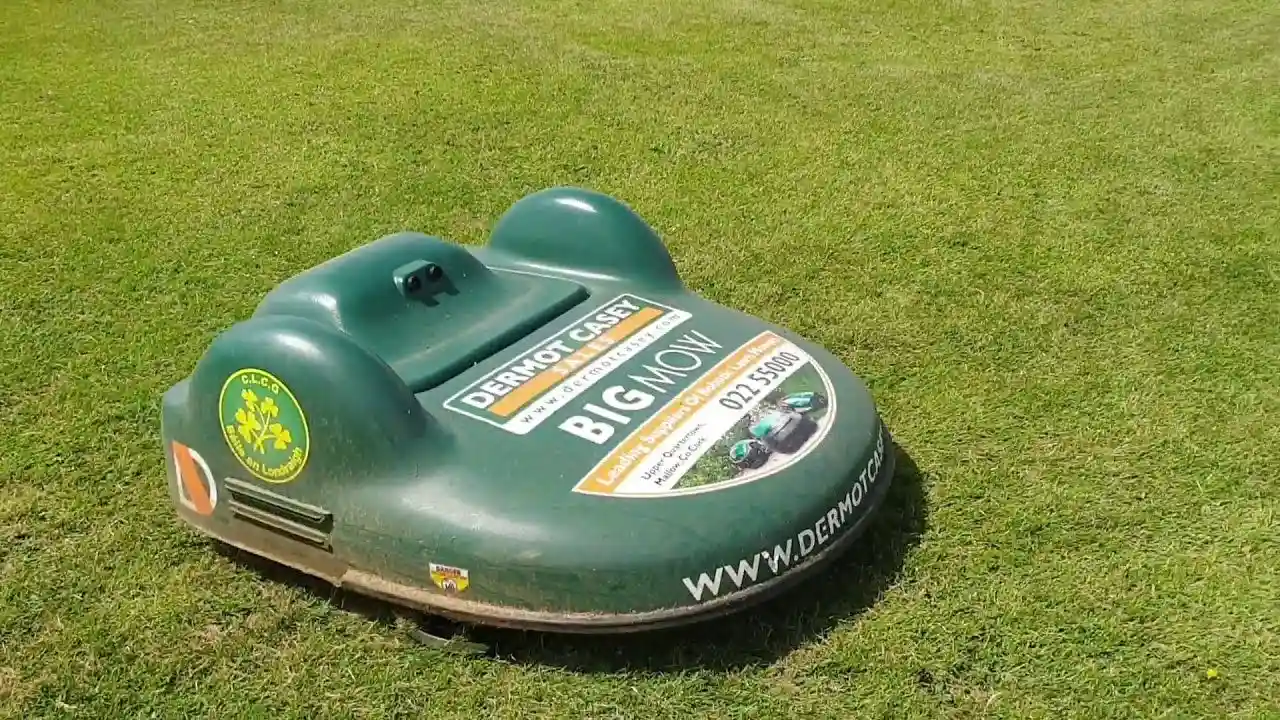 Can Robotic Mowers Cut Long Grass or Weeds? 4 Parcmow Robot Mower
