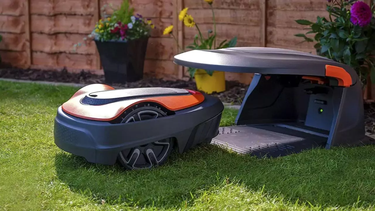 Robotic mowers charging tips