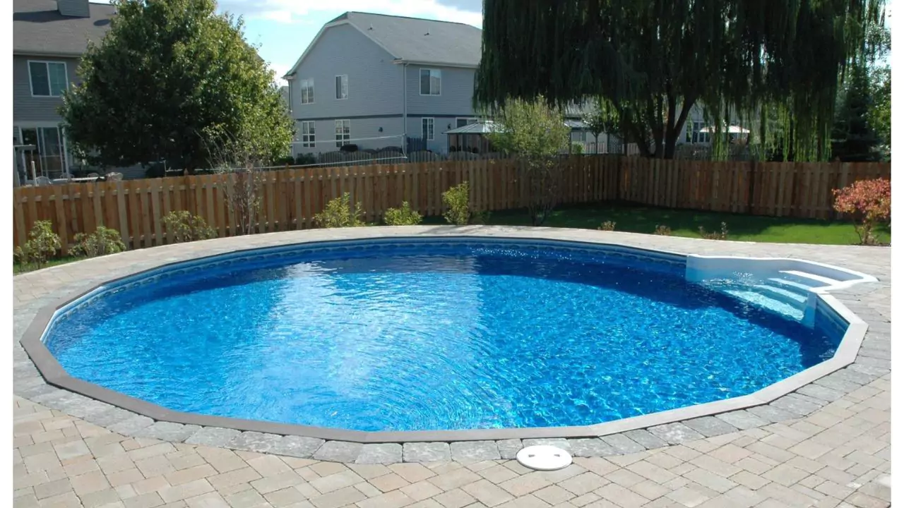 Round backyard pool