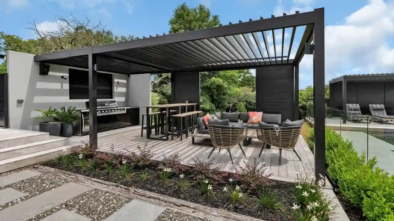 Vinyl vs Wood Pergola Compared – Which Material Is Better? 3 Vinyl pergolas