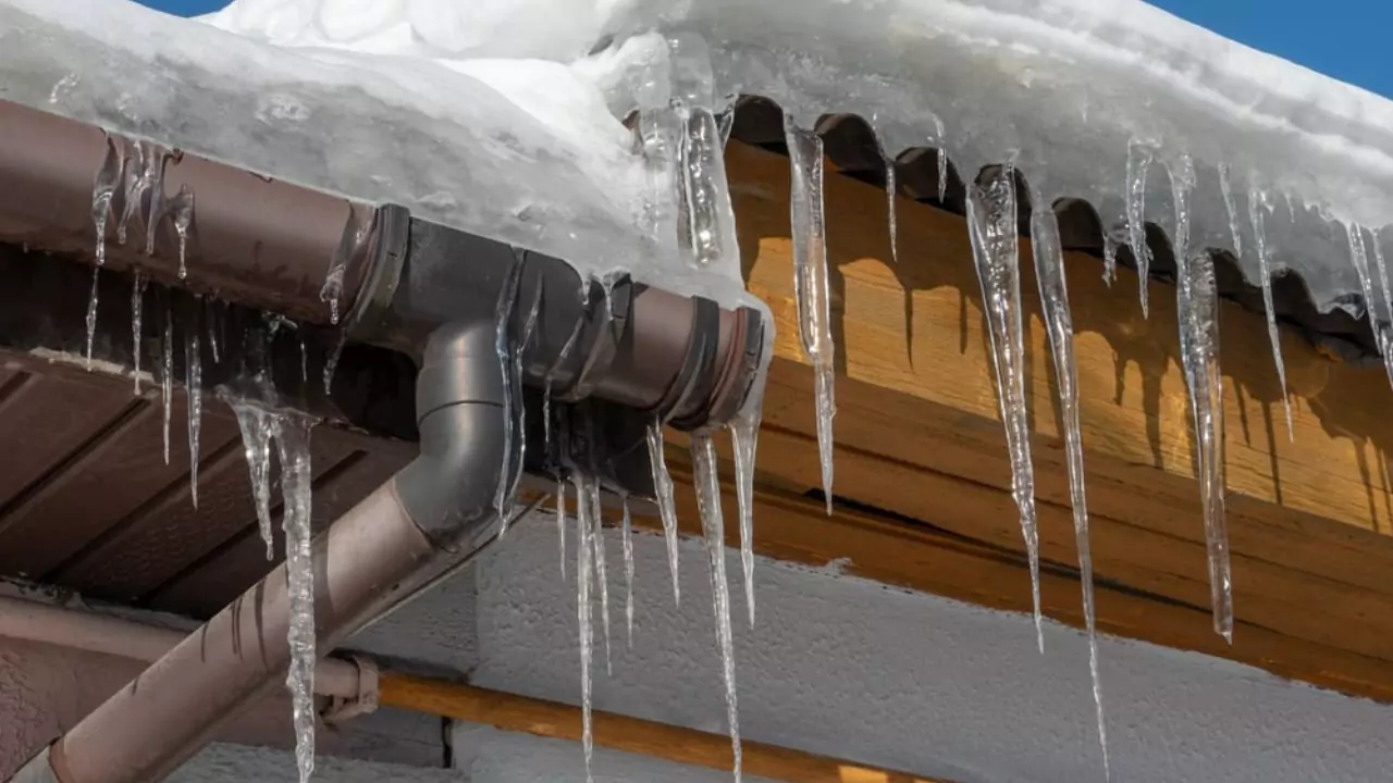 What to do if your gutters are frozen cold