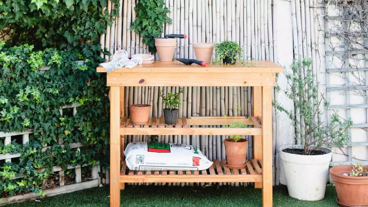 11 Best Wooden Potting Benches